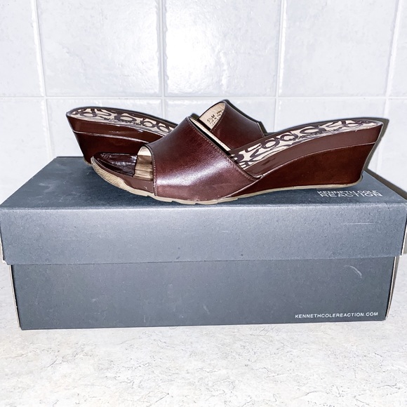 Kenneth Cole Reaction Dark Brown Slide Wedge, Size 5.5 - Excellent Condition - Picture 1 of 4